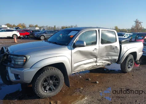 2015 Toyota Tacoma Prerunner V6 z USA, uszkodzony, nr VIN 5TFJU4GN2FX079530